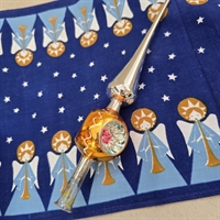 guld-sølv-rødt-hvidt-dekoreret-gammelt-topspir-svensk-gammel-glas-juletræspynt